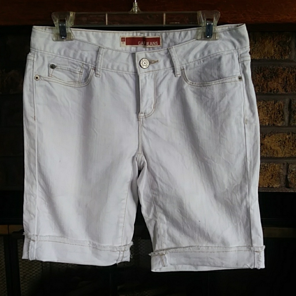 Gap white denim shorts cuffed & frayed